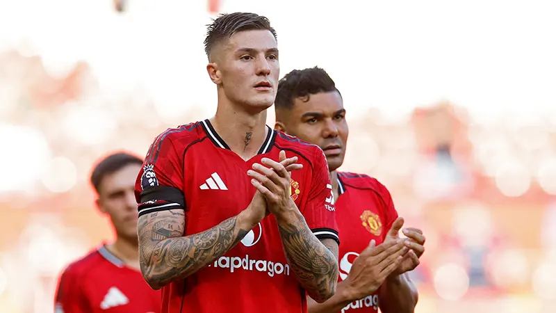 เบนจามิน เซชโก้ กองหน้าแมนยู ฉลองประตู ซูเปอร์ซับ ภายใต้แท็คติกคาร์ริค 2026