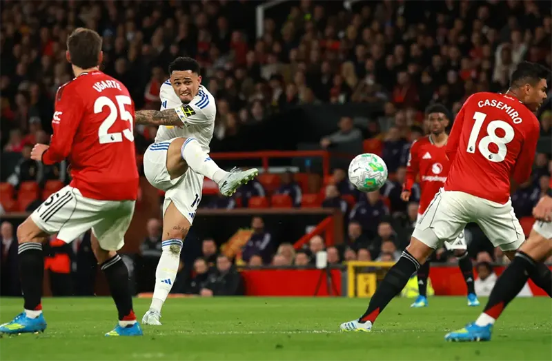 ผลบอล แมนยู 1-2 ลีดส์ โอคาฟอร์ 2 ประตู มาร์ตีเนซใบแดง โอลด์ แทรฟฟอร์ด 13 เม.ย. 2026