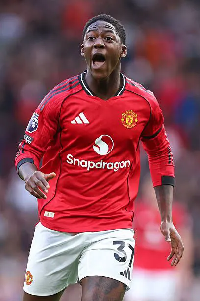 ค็อบบี้ เมนู kobbie mainoo สัญญาใหม่ Manchester United 2031
