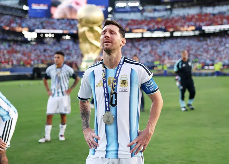 ลิซานโดร มาร์ตีเนซ เจ็บออกจากสนาม สเปน แชมป์บอลโลก 2026 อาร์เจนตินา MetLife Stadium 19 กรกฎาคม 2026